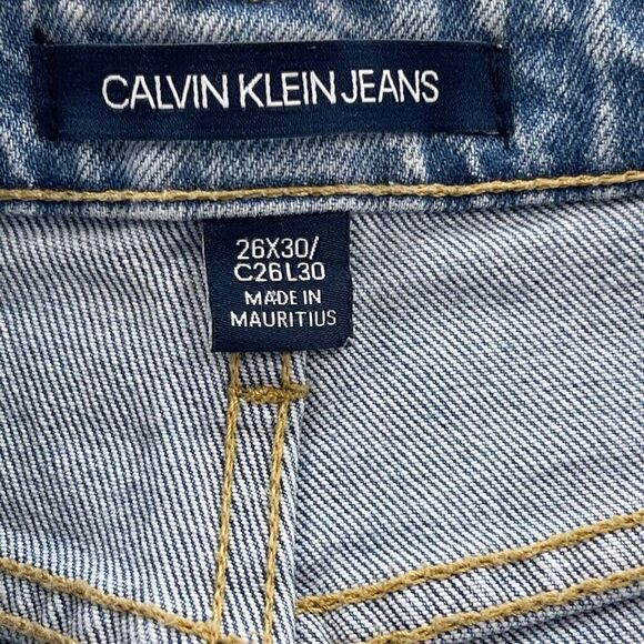 Calvin Klein Jeans Mid Rise Slim Light Wash Womens 26x30 Stretch Ripped Knee - Picture 6 of 9